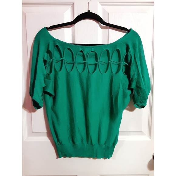 Green top - Picture 2 of 2